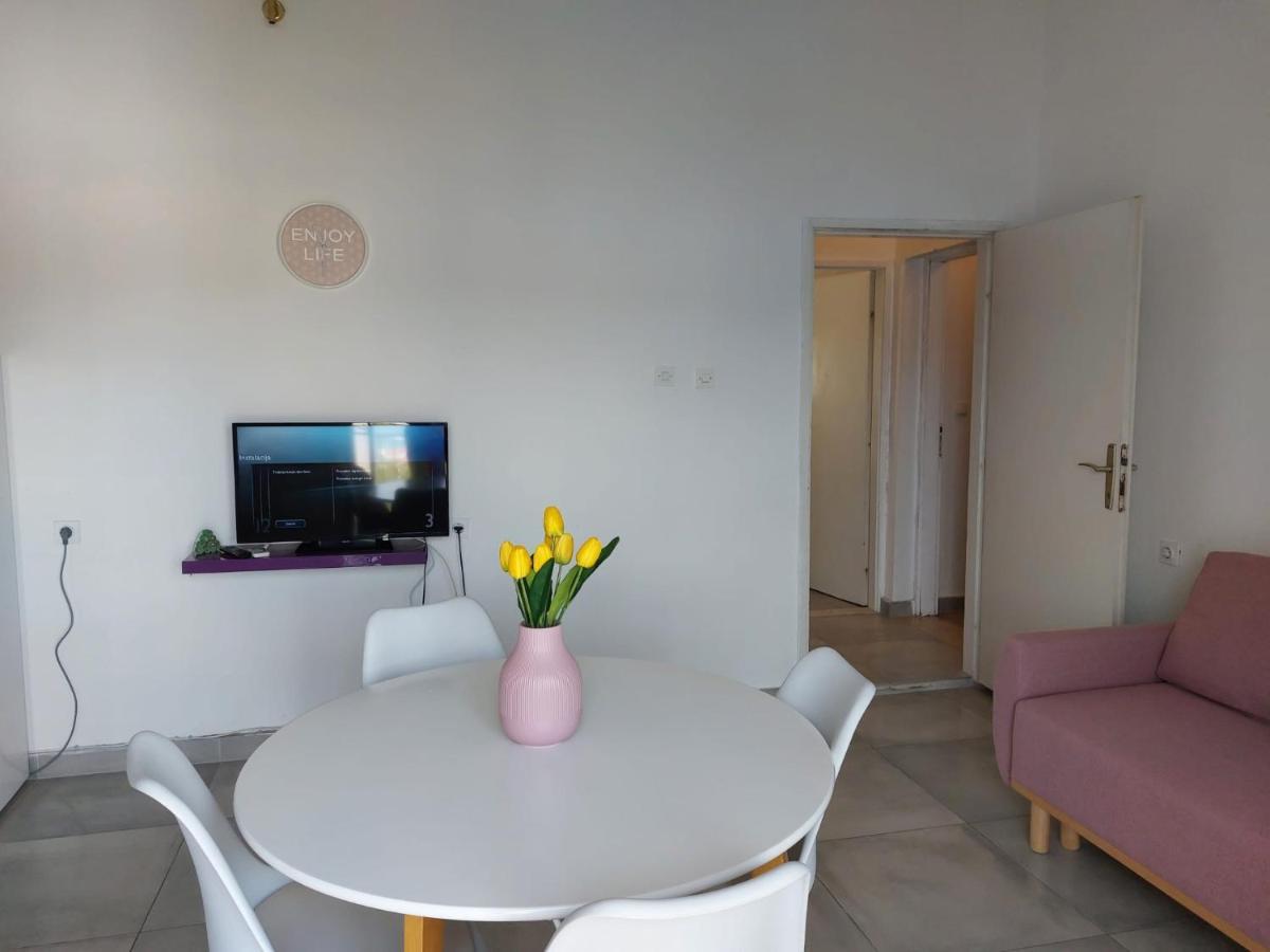 Apartmani Radic Rg 로고즈니차 외부 사진