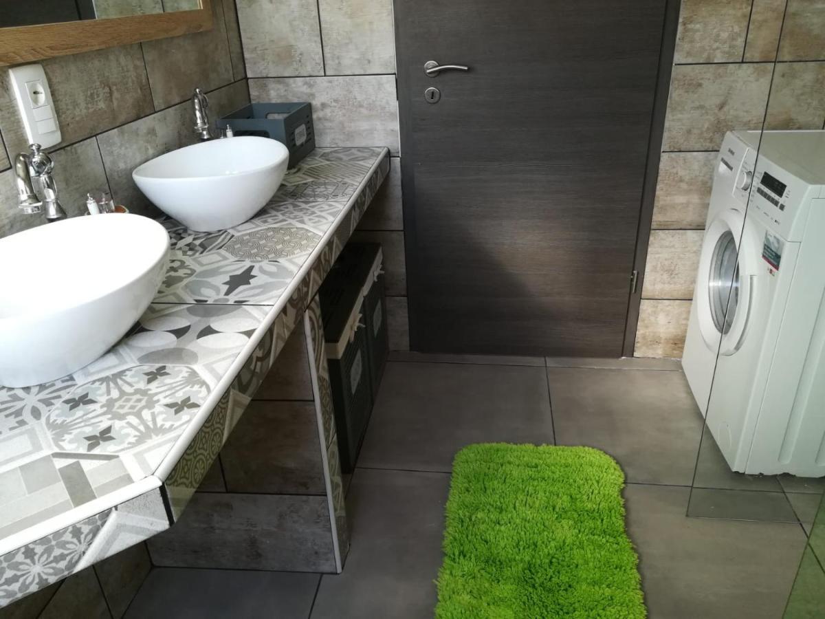 Apartmani Radic Rg 로고즈니차 외부 사진