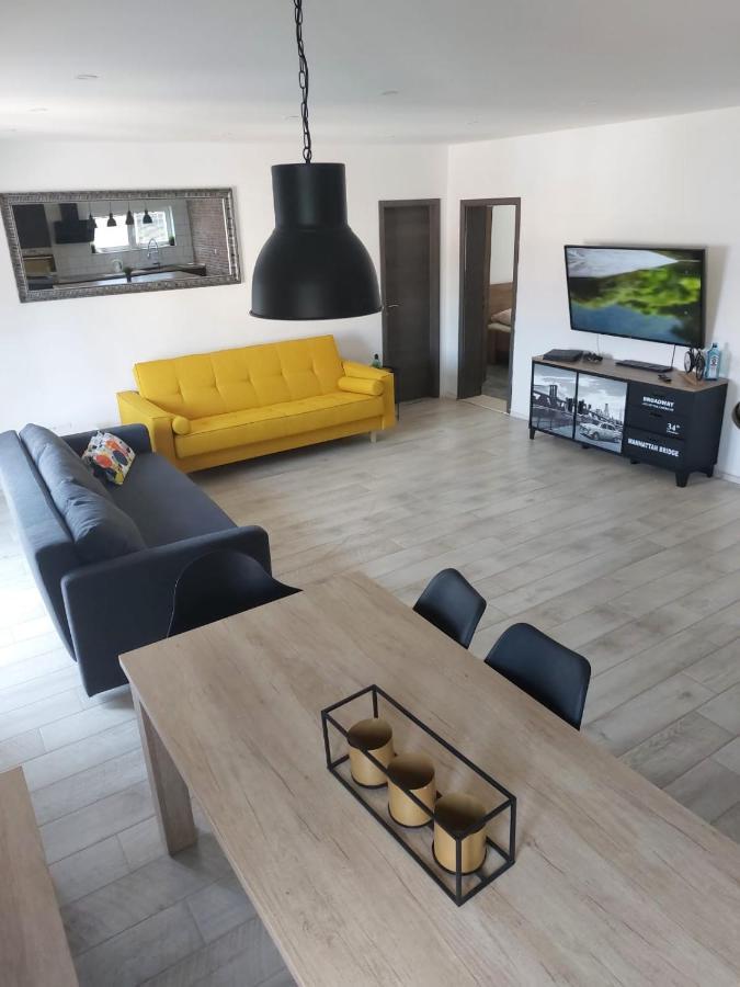 Apartmani Radic Rg 로고즈니차 외부 사진